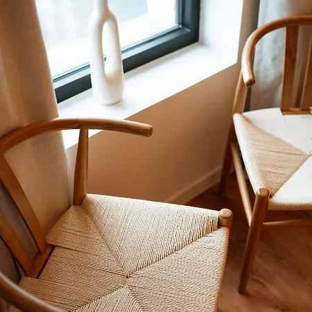 Spacious, Newly Renovated Loft - 107m2 Apartment *